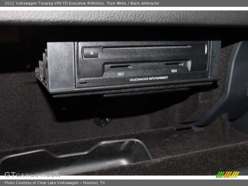 Pure White / Black Anthracite 2012 Volkswagen Touareg VR6 FSI Executive 4XMotion