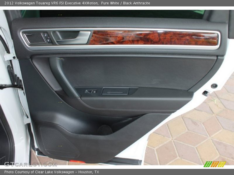 Pure White / Black Anthracite 2012 Volkswagen Touareg VR6 FSI Executive 4XMotion