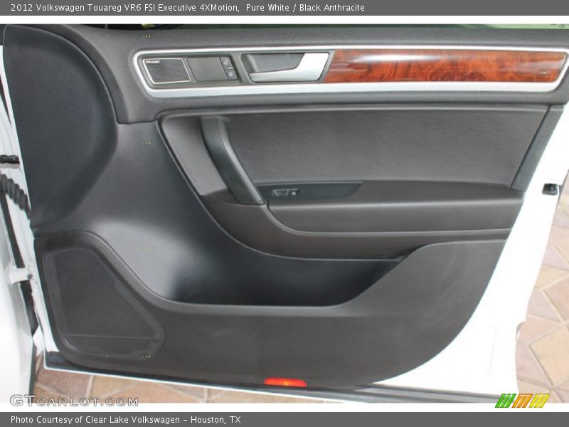 Pure White / Black Anthracite 2012 Volkswagen Touareg VR6 FSI Executive 4XMotion