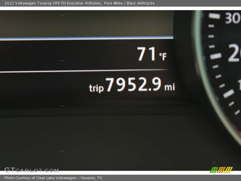 Pure White / Black Anthracite 2012 Volkswagen Touareg VR6 FSI Executive 4XMotion