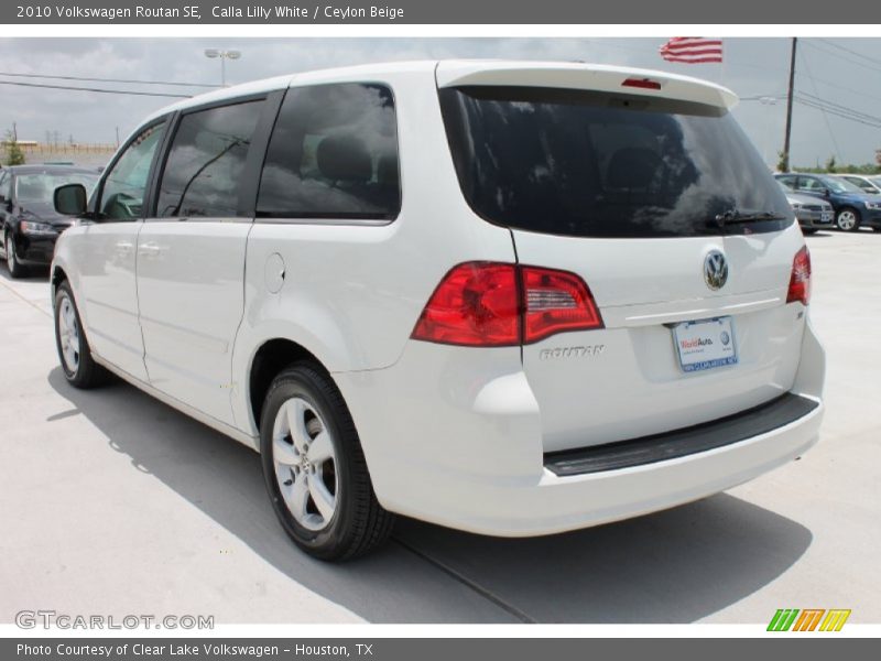 Calla Lilly White / Ceylon Beige 2010 Volkswagen Routan SE