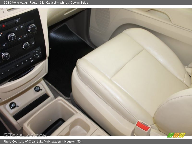 Calla Lilly White / Ceylon Beige 2010 Volkswagen Routan SE