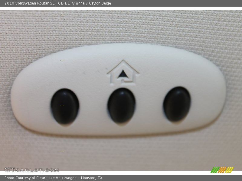 Calla Lilly White / Ceylon Beige 2010 Volkswagen Routan SE