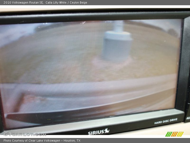 Calla Lilly White / Ceylon Beige 2010 Volkswagen Routan SE