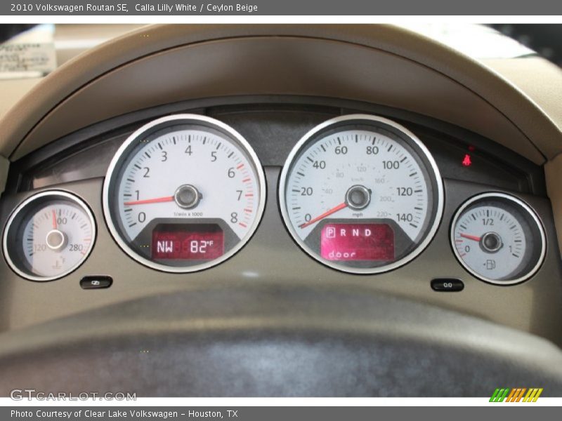 Calla Lilly White / Ceylon Beige 2010 Volkswagen Routan SE