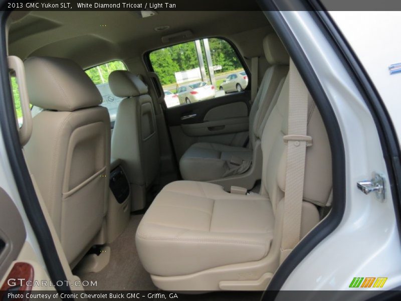 White Diamond Tricoat / Light Tan 2013 GMC Yukon SLT