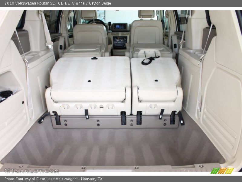 Calla Lilly White / Ceylon Beige 2010 Volkswagen Routan SE