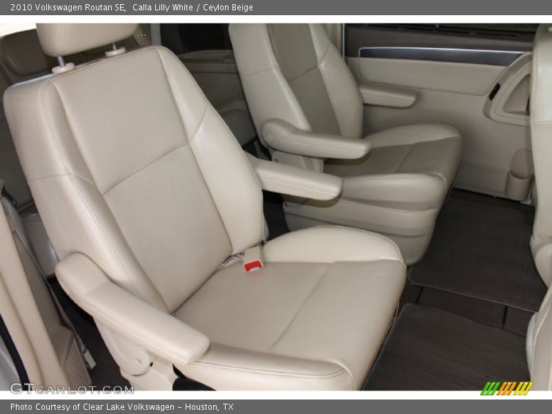 Calla Lilly White / Ceylon Beige 2010 Volkswagen Routan SE