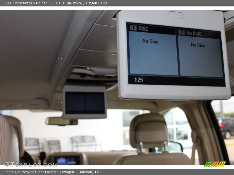 Calla Lilly White / Ceylon Beige 2010 Volkswagen Routan SE