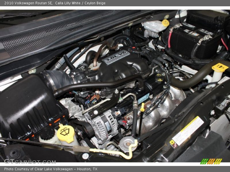 Calla Lilly White / Ceylon Beige 2010 Volkswagen Routan SE