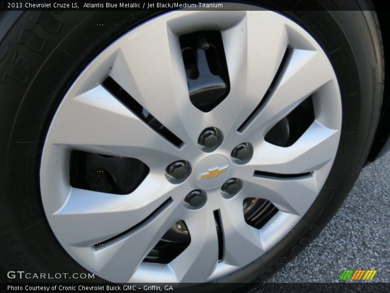 Atlantis Blue Metallic / Jet Black/Medium Titanium 2013 Chevrolet Cruze LS