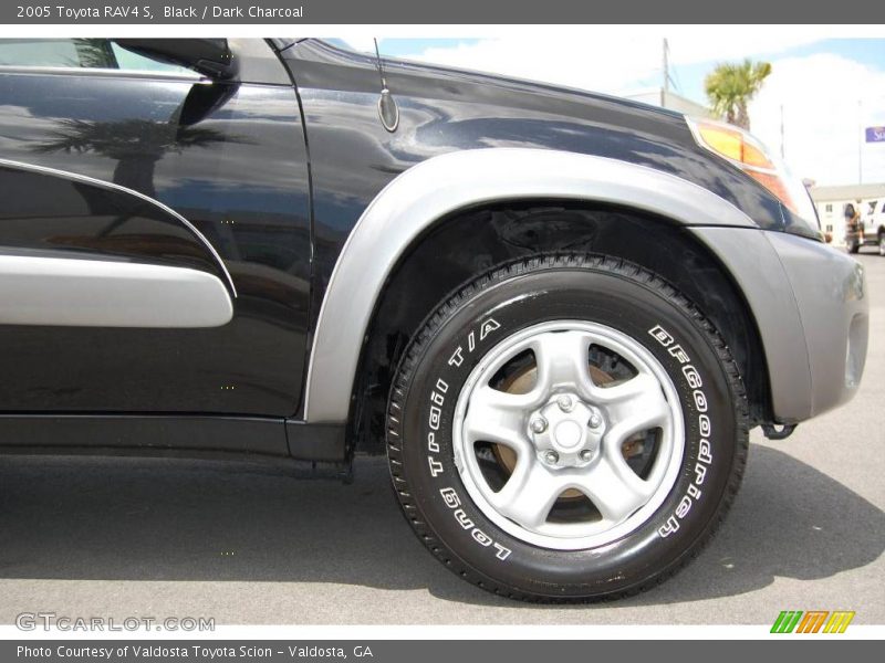 Black / Dark Charcoal 2005 Toyota RAV4 S
