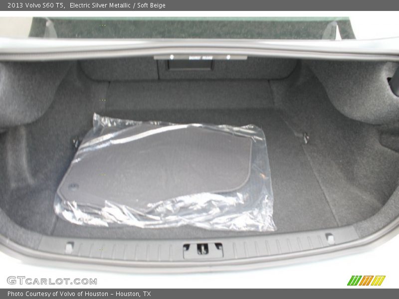 Electric Silver Metallic / Soft Beige 2013 Volvo S60 T5