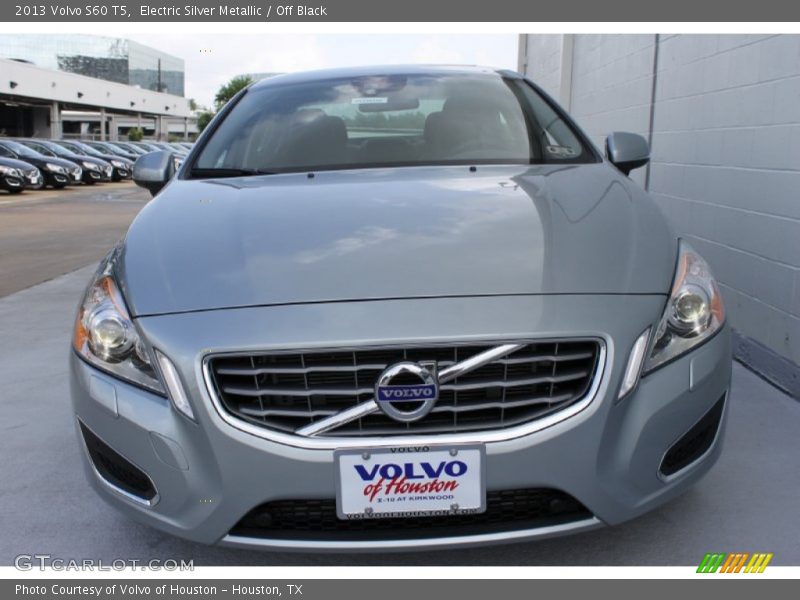 Electric Silver Metallic / Off Black 2013 Volvo S60 T5