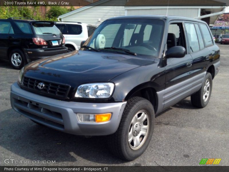 Front 3/4 View of 2000 RAV4 4WD