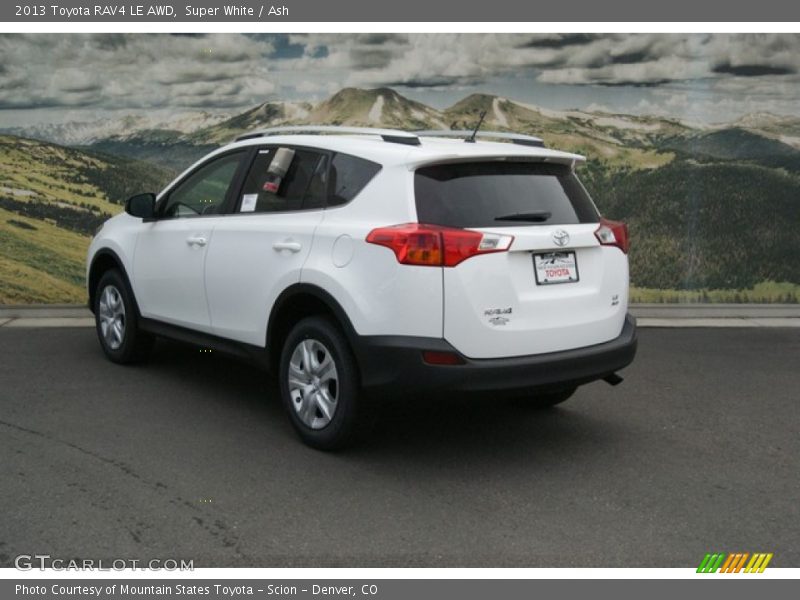 Super White / Ash 2013 Toyota RAV4 LE AWD