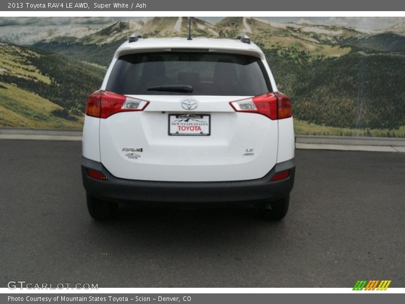 Super White / Ash 2013 Toyota RAV4 LE AWD