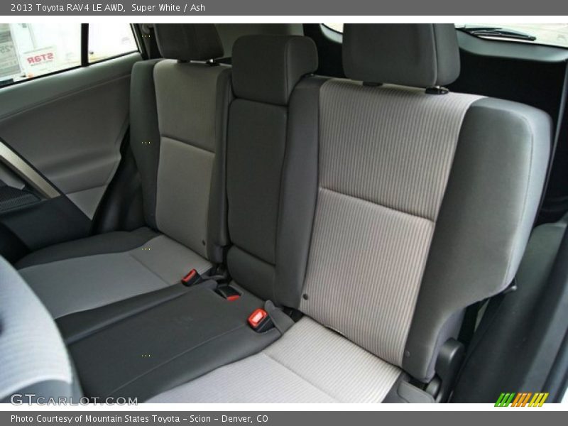 Super White / Ash 2013 Toyota RAV4 LE AWD