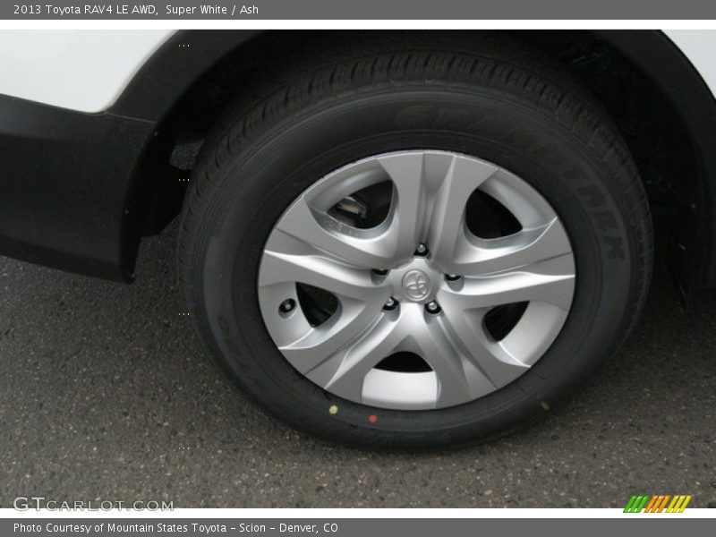 Super White / Ash 2013 Toyota RAV4 LE AWD
