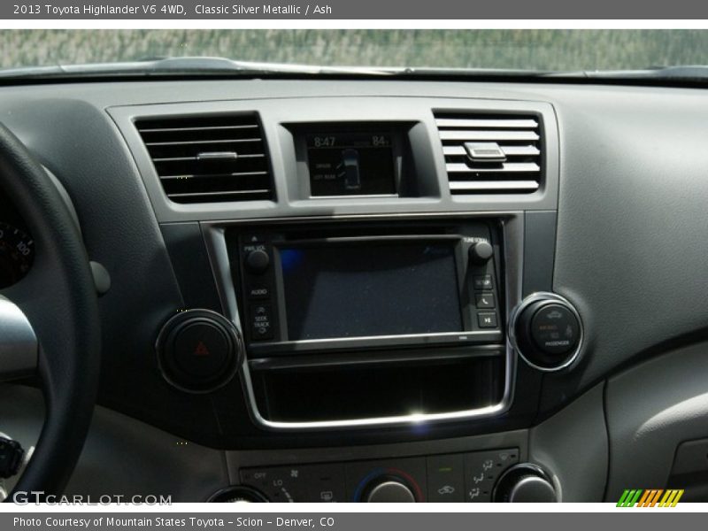 Classic Silver Metallic / Ash 2013 Toyota Highlander V6 4WD