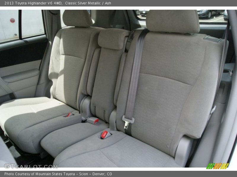 Classic Silver Metallic / Ash 2013 Toyota Highlander V6 4WD