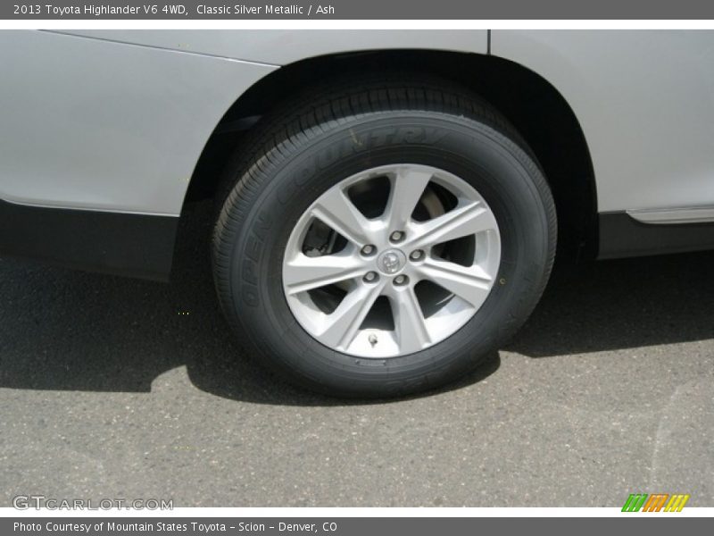 Classic Silver Metallic / Ash 2013 Toyota Highlander V6 4WD