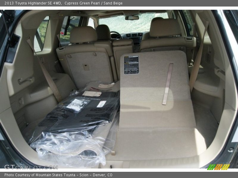 Cypress Green Pearl / Sand Beige 2013 Toyota Highlander SE 4WD