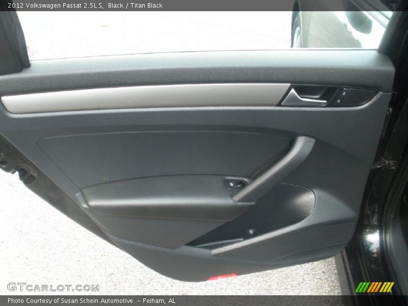 Black / Titan Black 2012 Volkswagen Passat 2.5L S