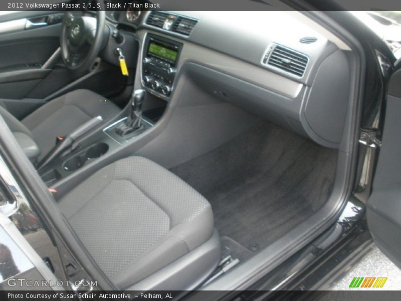Black / Titan Black 2012 Volkswagen Passat 2.5L S