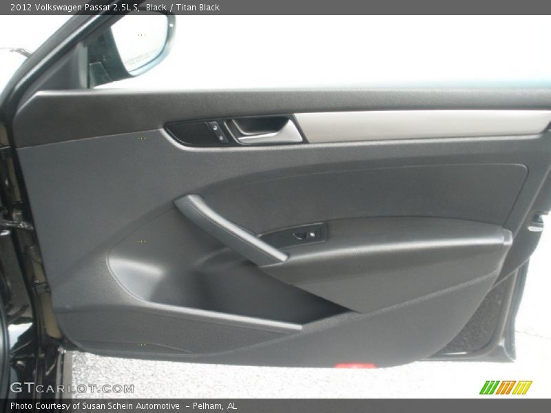 Black / Titan Black 2012 Volkswagen Passat 2.5L S