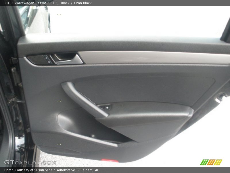 Black / Titan Black 2012 Volkswagen Passat 2.5L S