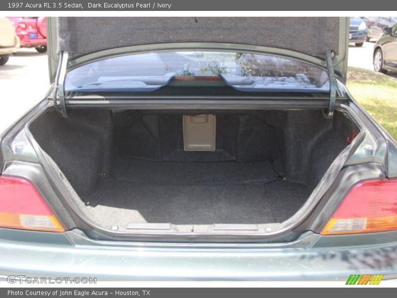  1997 RL 3.5 Sedan Trunk