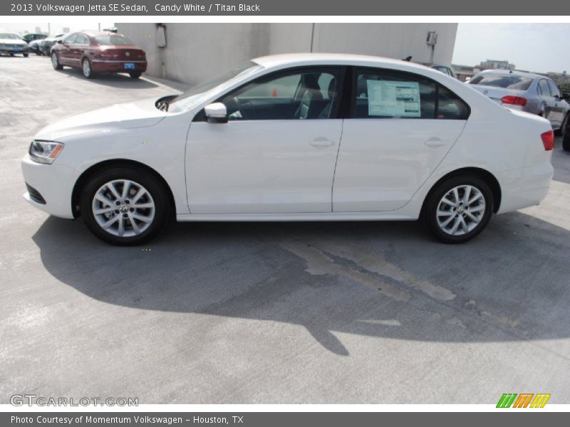 Candy White / Titan Black 2013 Volkswagen Jetta SE Sedan