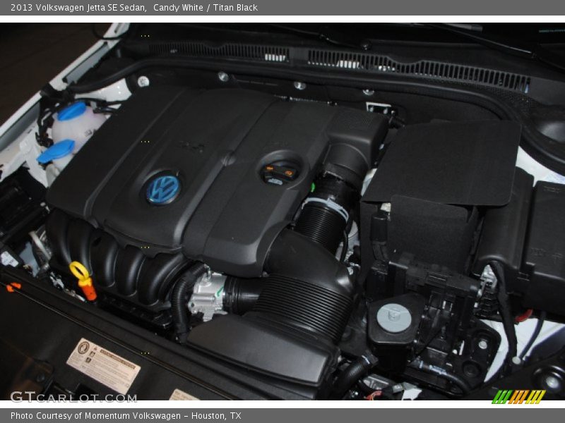 Candy White / Titan Black 2013 Volkswagen Jetta SE Sedan