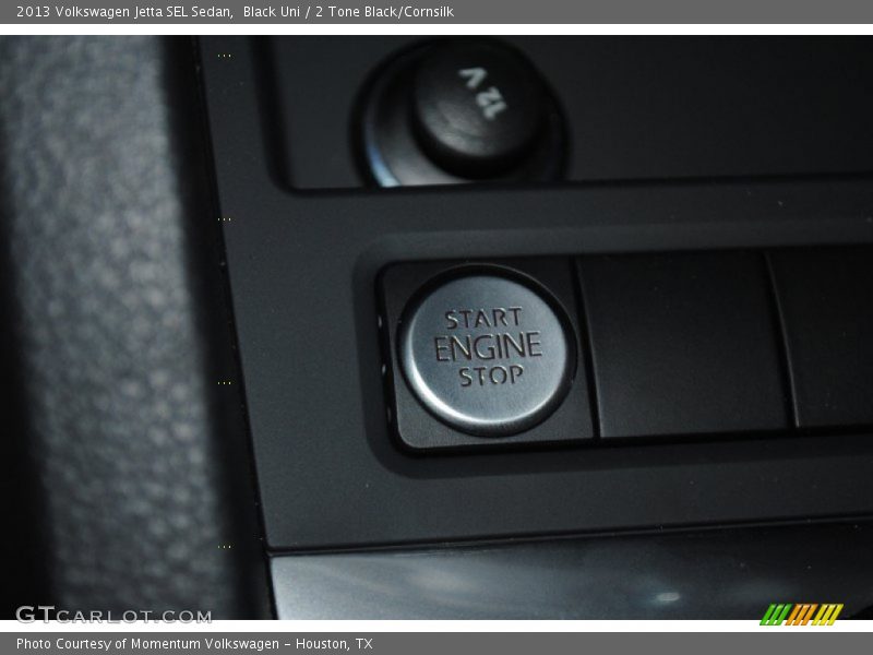 Black Uni / 2 Tone Black/Cornsilk 2013 Volkswagen Jetta SEL Sedan