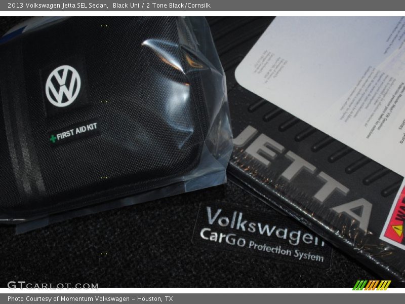 Black Uni / 2 Tone Black/Cornsilk 2013 Volkswagen Jetta SEL Sedan