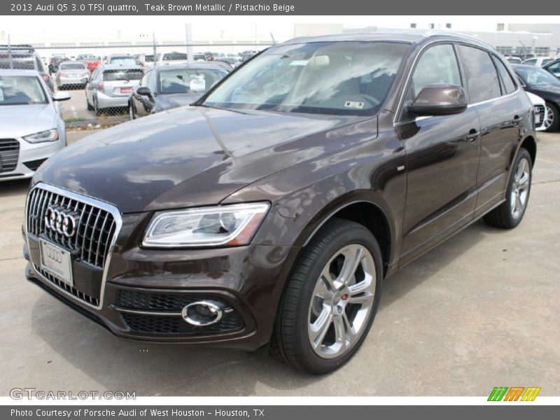 Front 3/4 View of 2013 Q5 3.0 TFSI quattro