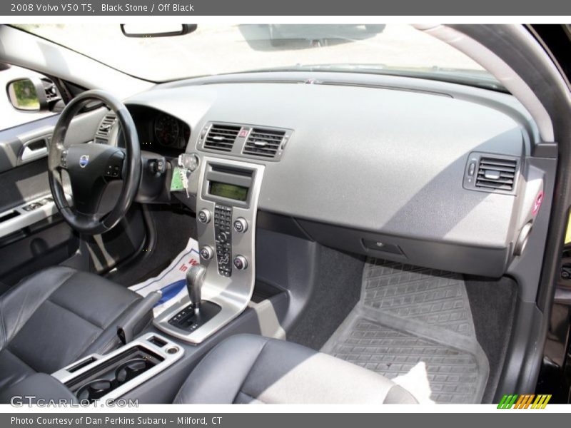 Dashboard of 2008 V50 T5