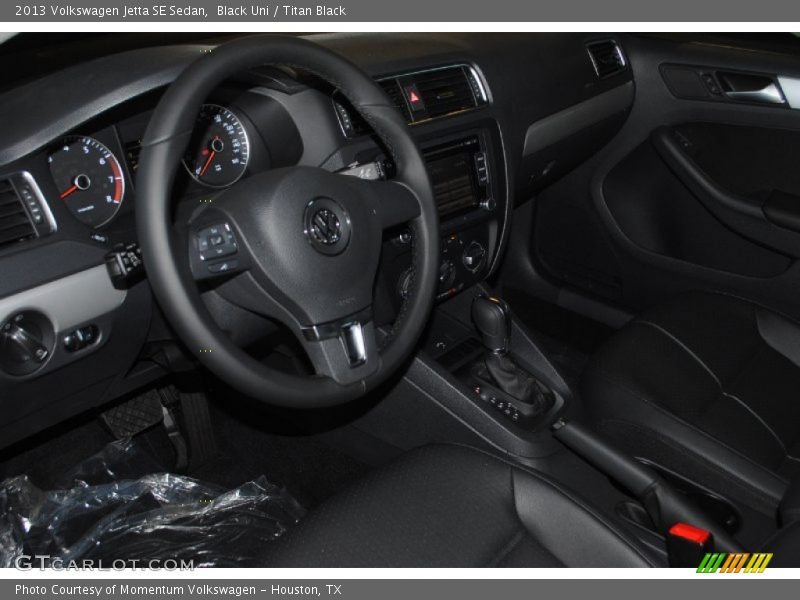 Black Uni / Titan Black 2013 Volkswagen Jetta SE Sedan