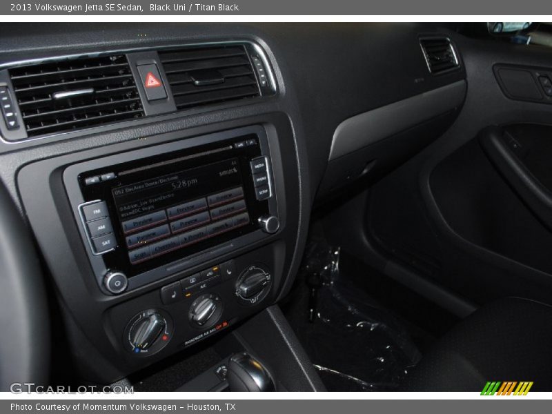 Black Uni / Titan Black 2013 Volkswagen Jetta SE Sedan