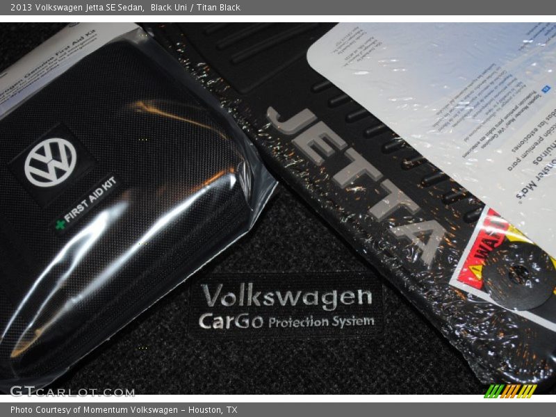 Black Uni / Titan Black 2013 Volkswagen Jetta SE Sedan
