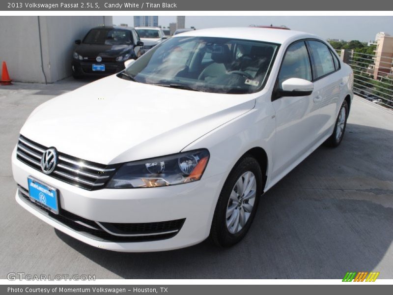 Candy White / Titan Black 2013 Volkswagen Passat 2.5L S