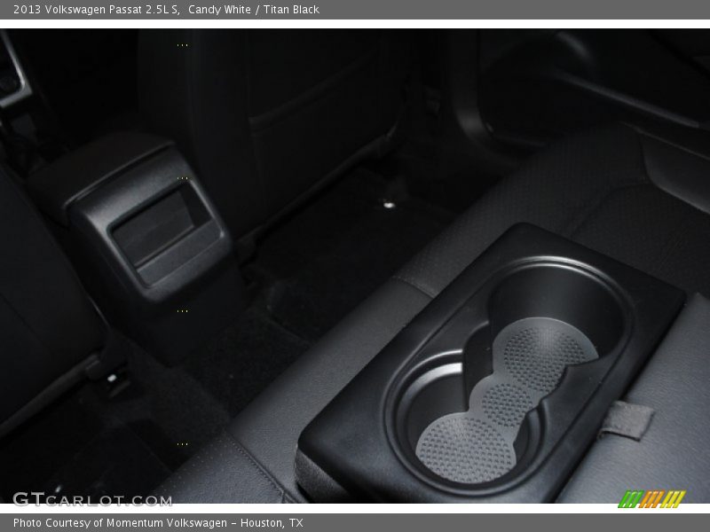 Candy White / Titan Black 2013 Volkswagen Passat 2.5L S