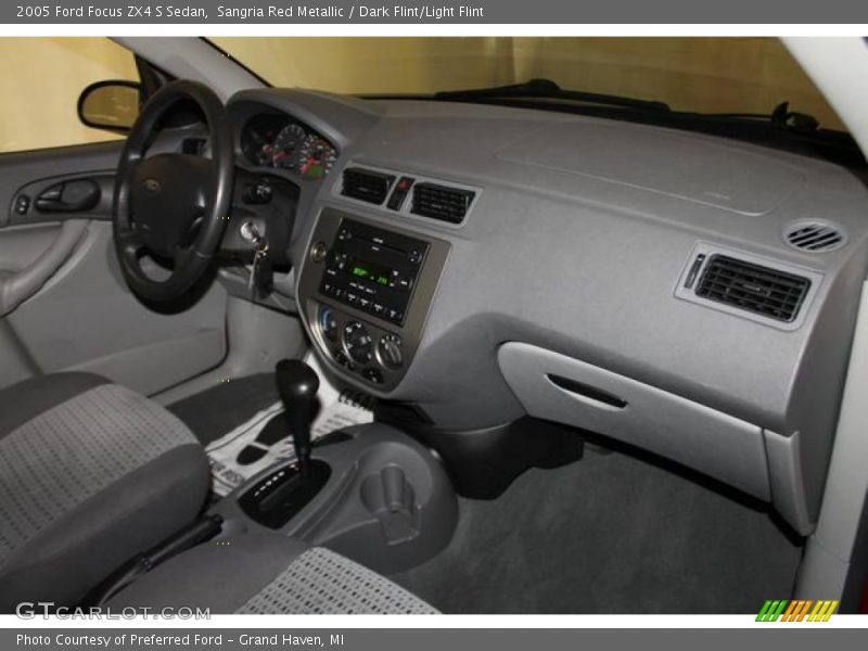 Sangria Red Metallic / Dark Flint/Light Flint 2005 Ford Focus ZX4 S Sedan