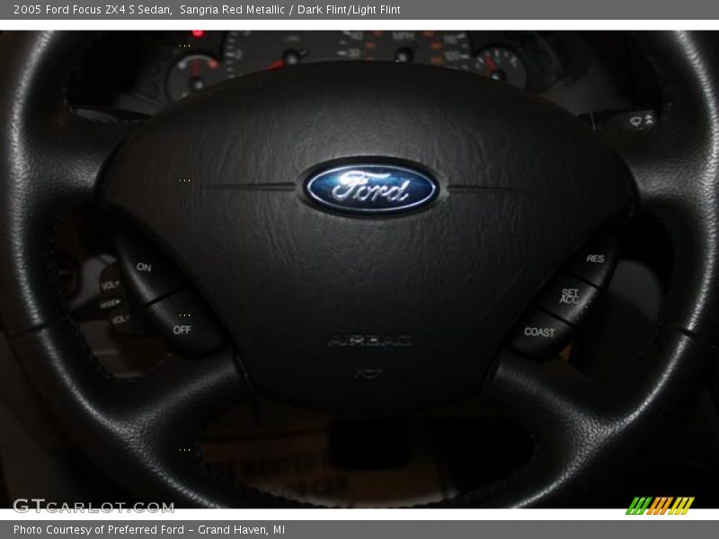 Sangria Red Metallic / Dark Flint/Light Flint 2005 Ford Focus ZX4 S Sedan