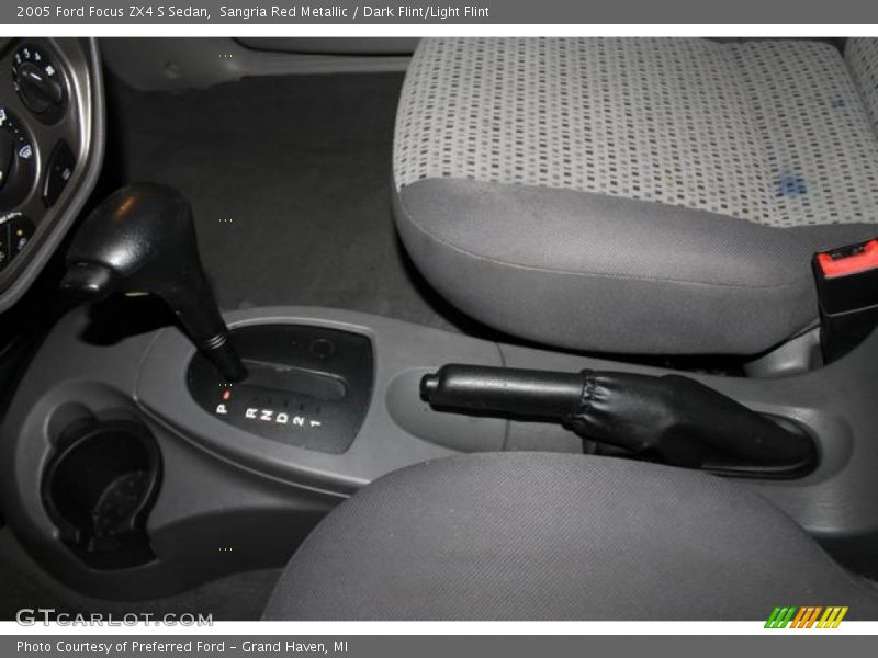 Sangria Red Metallic / Dark Flint/Light Flint 2005 Ford Focus ZX4 S Sedan