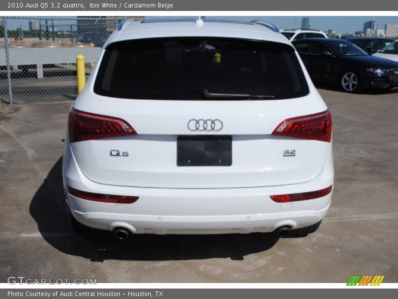 Ibis White / Cardamom Beige 2010 Audi Q5 3.2 quattro