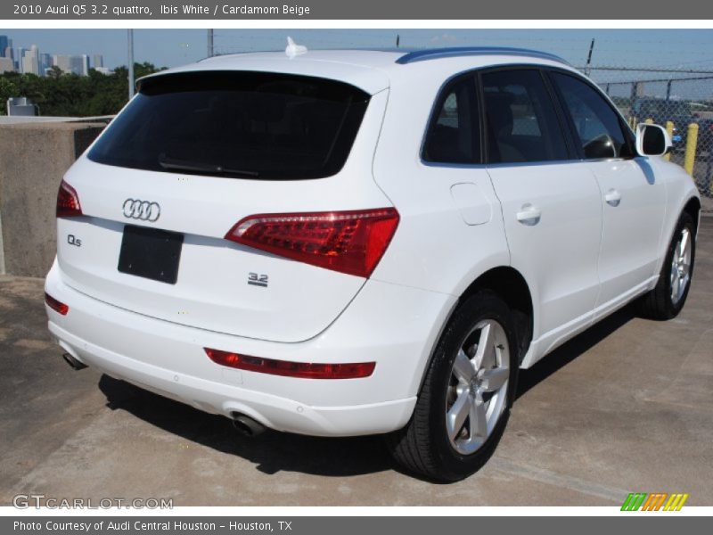  2010 Q5 3.2 quattro Ibis White