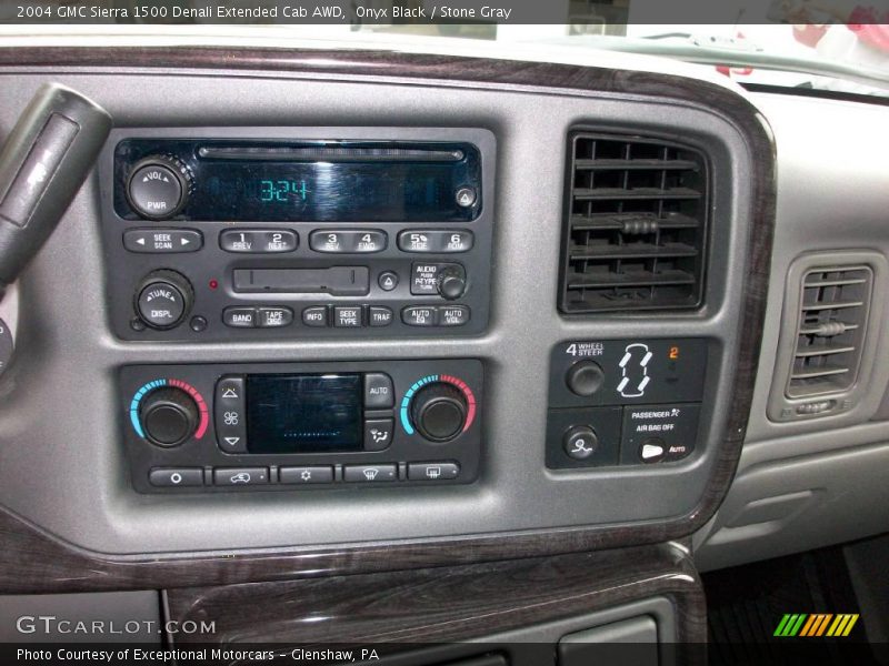 Onyx Black / Stone Gray 2004 GMC Sierra 1500 Denali Extended Cab AWD