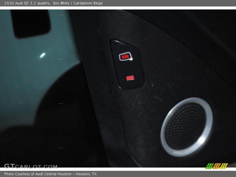 Ibis White / Cardamom Beige 2010 Audi Q5 3.2 quattro